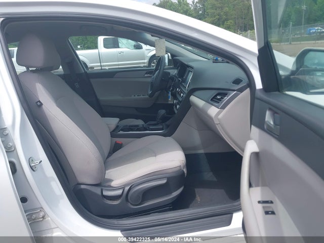 Hyundai SONATA SE 2019 5NPE24AF5KH729465 Image 5