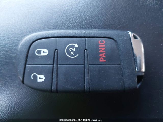 3C4NJCBBXJT300085 Jeep Compass Latitude Fwd