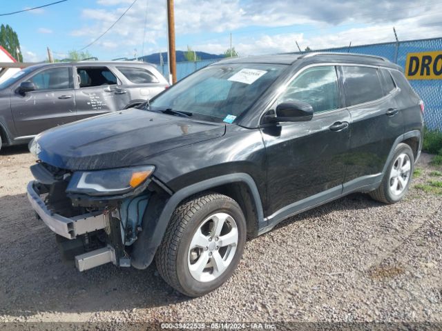 3C4NJCBBXJT300085 Jeep Compass Latitude Fwd