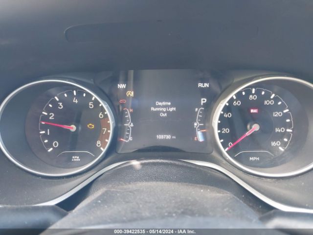 3C4NJCBBXJT300085 Jeep Compass Latitude Fwd