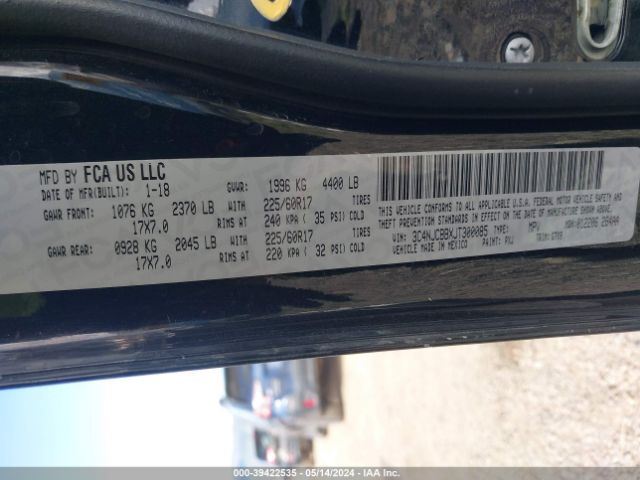 3C4NJCBBXJT300085 Jeep Compass Latitude Fwd