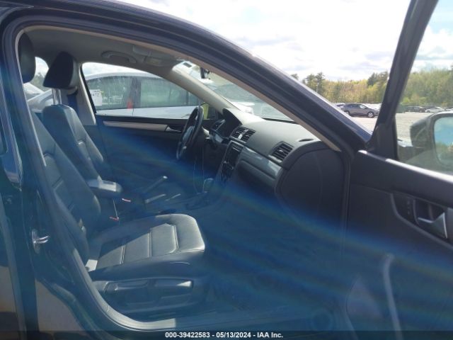 1VWAT7A38FC115009 Volkswagen Passat 1.8t Limited Edition