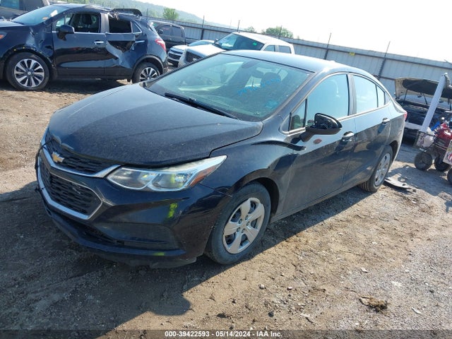 Chevrolet Cruze Ls Auto 2017 1G1BC5SM8H7123635 Image 2