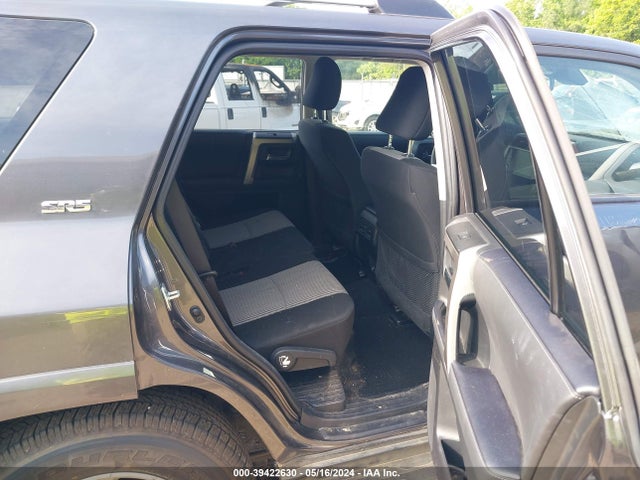 Toyota 4RUNNER SR5 2022 JTEEU5JR5N5276605 Image 8