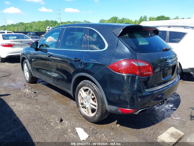 2013 PORSCHE CAYENNE WP1AB2A29DLA80475 Photo 2