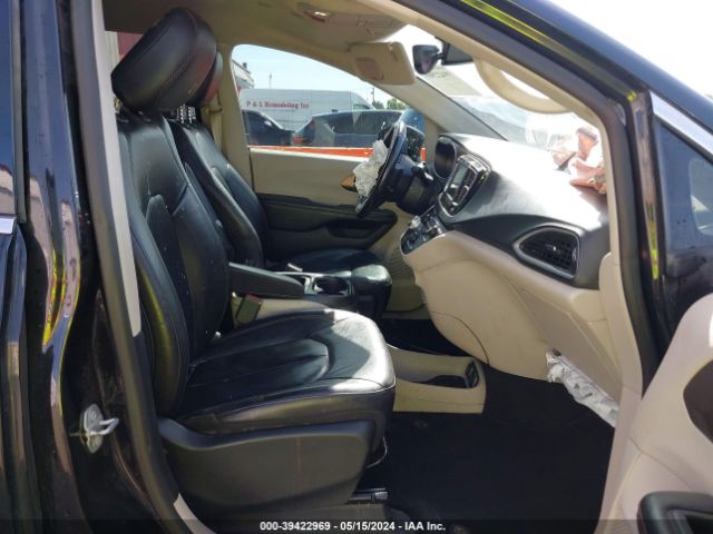 2C4RC1BGXKR597374 Chrysler Pacifica Touring L