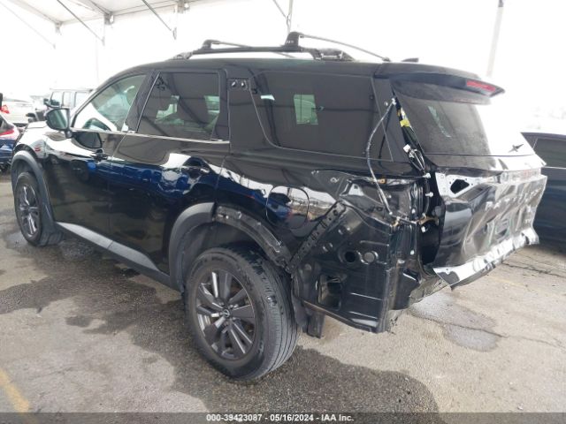 5N1DR3BA7NC251453 Nissan Pathfinder Sv 2wd