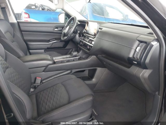 5N1DR3BA7NC251453 Nissan Pathfinder Sv 2wd