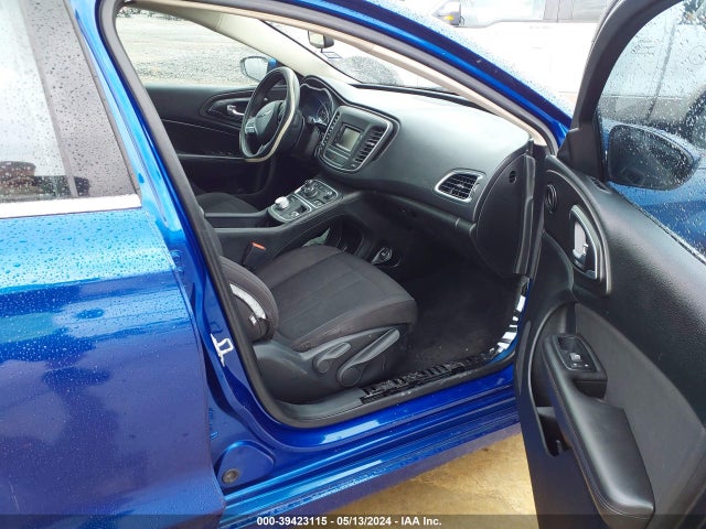 Chrysler 200 Limited 2015 1C3CCCAB7FN567070 Image 5