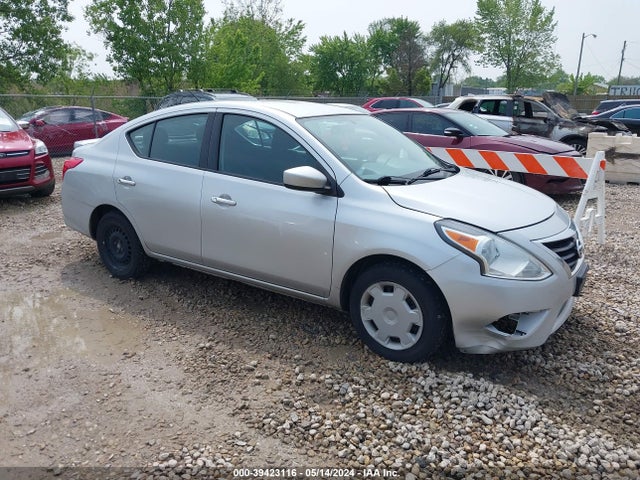 Nissan Versa 1.6 Sv 2018 3N1CN7AP3JK409836 Image 1