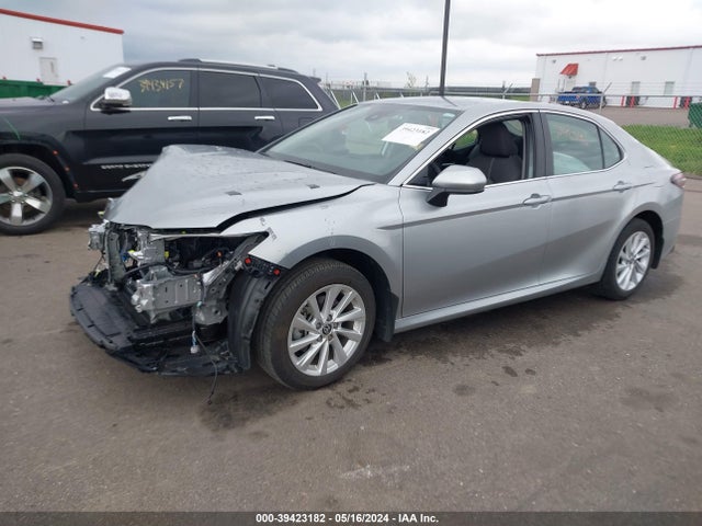 Toyota CAMRY LE 2024 4T1C11AK5RU843046 Image 2