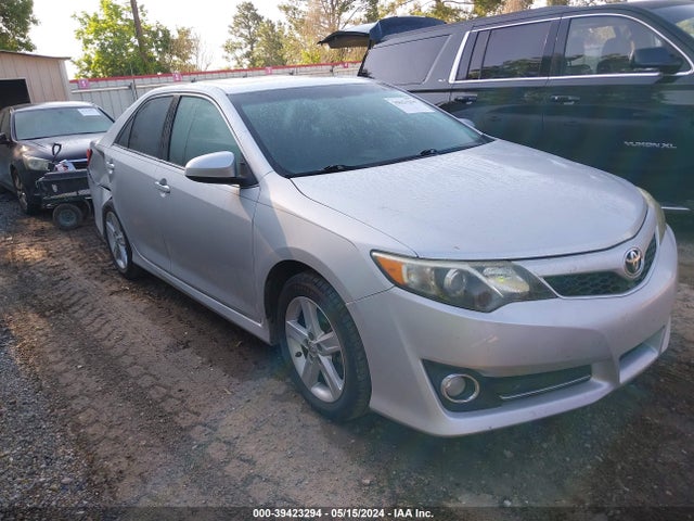 2014 4T1BF1FKXEU816635 main image