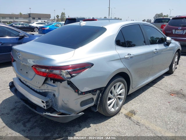 Toyota CAMRY LE 2022 4T1C11AK3NU717455 Image 4