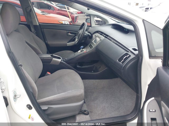 Toyota Prius Two 2015 JTDKN3DU5F1911341 Image 5