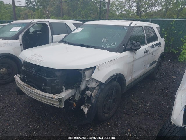 Ford Utility Police Interceptor 2017 1FM5K8AR7HGB40752 Image 2