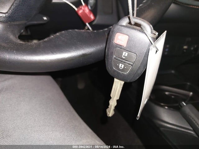 Toyota RAV4 SE 2017 JTMNFREV0HJ722300 Image 11