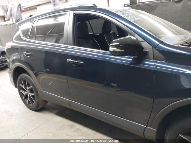 Toyota RAV4 SE 2017 JTMNFREV0HJ722300 Image 13
