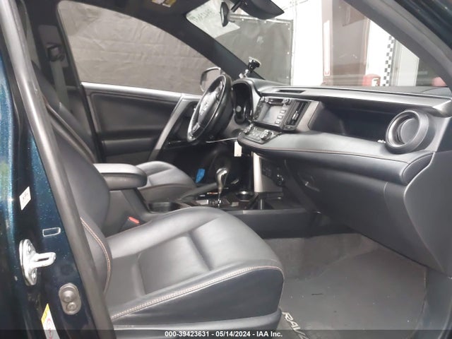 Toyota RAV4 SE 2017 JTMNFREV0HJ722300 Image 5