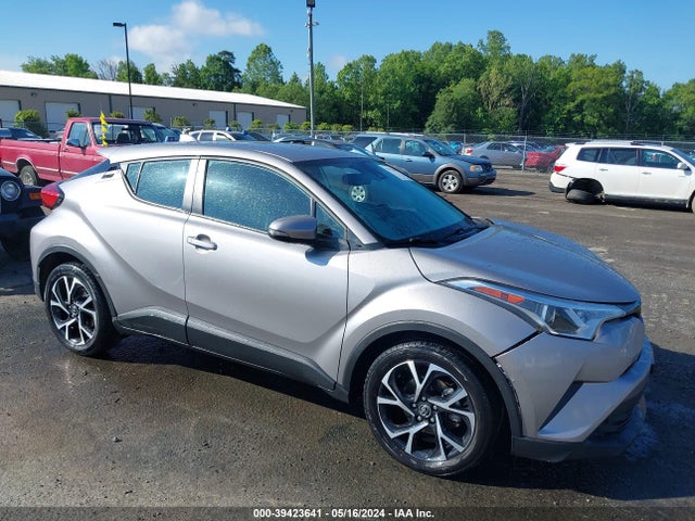 Toyota C-HR XLE 2019 NMTKHMBX8KR096395 главное изображение