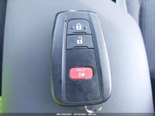 Toyota C-HR XLE 2019 NMTKHMBX8KR096395 Image 11