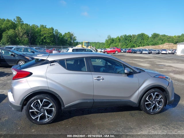 Toyota C-HR XLE 2019 NMTKHMBX8KR096395 Image 13