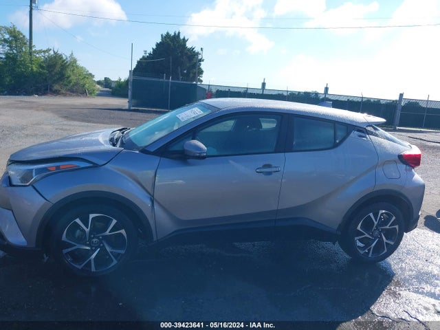 Toyota C-HR XLE 2019 NMTKHMBX8KR096395 Image 14