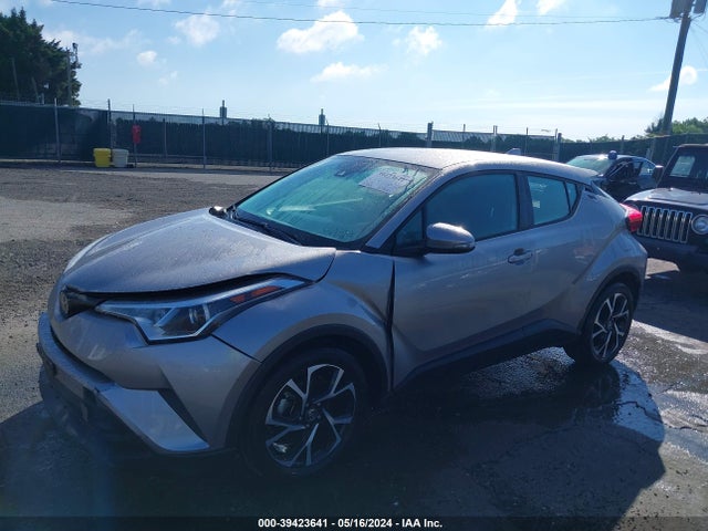 Toyota C-HR XLE 2019 NMTKHMBX8KR096395 Image 2