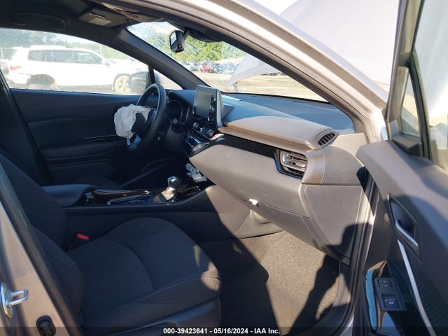 Toyota C-HR XLE 2019 NMTKHMBX8KR096395 Image 5