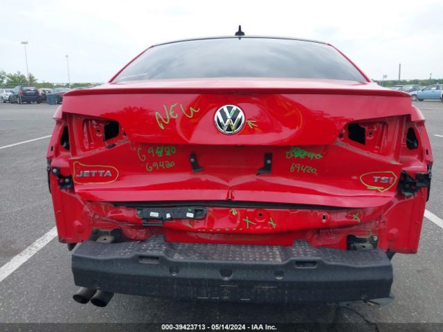 3VWD17AJ2GM270222 Volkswagen Jetta 1.8t Sport
