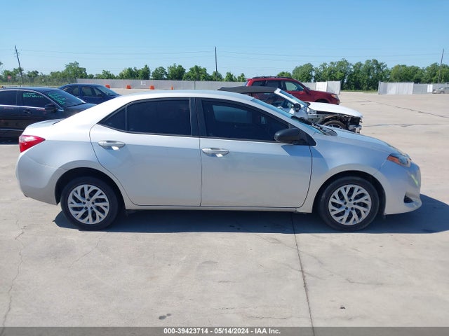 Toyota COROLLA LE 2018 2T1BURHE0JC058411 Image 13