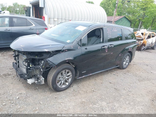 5TDYSKFC3MS008266 Toyota SIENNA XLE