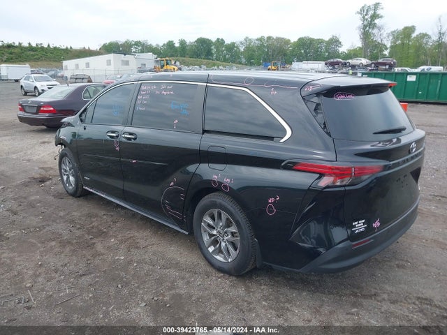 5TDYSKFC3MS008266 Toyota SIENNA XLE