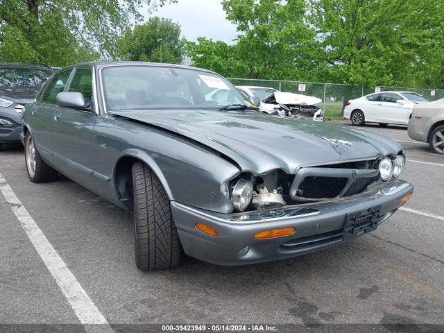 2002 JAGUAR XJ8 SAJDA12C32LF49337 Photo 0