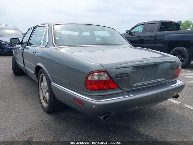 2002 JAGUAR XJ8 SAJDA12C32LF49337 Photo 2