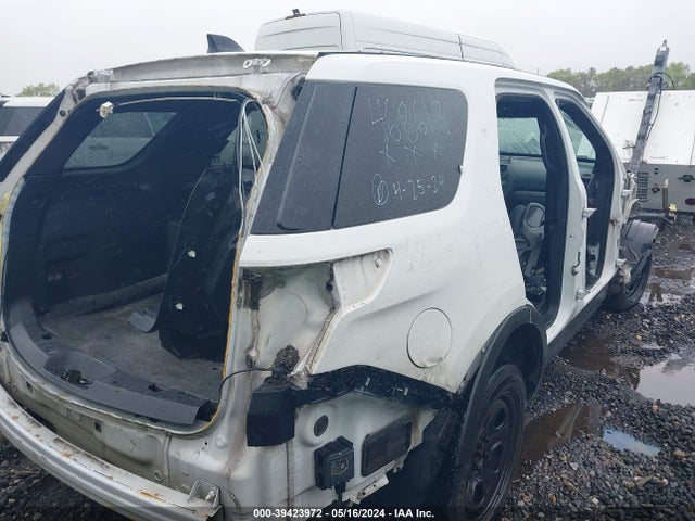 Ford Police Interceptor Utility 2018 1FM5K8AR2JGC74932 Image 4