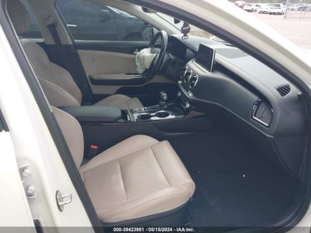 KNAE25LA9K6042410 KIA Stinger Premium