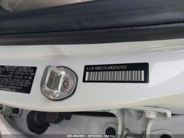 KNAE25LA9K6042410 KIA Stinger Premium