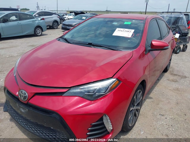Toyota COROLLA SE 2018 5YFBURHE4JP766872 Image 2
