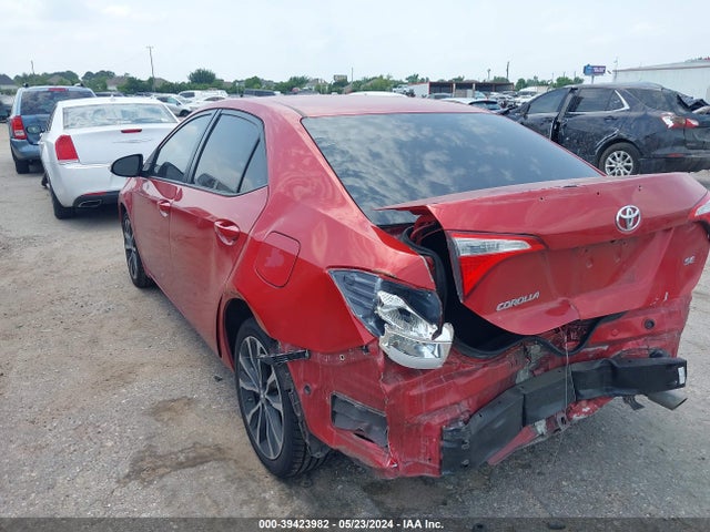 Toyota COROLLA SE 2018 5YFBURHE4JP766872 Image 3