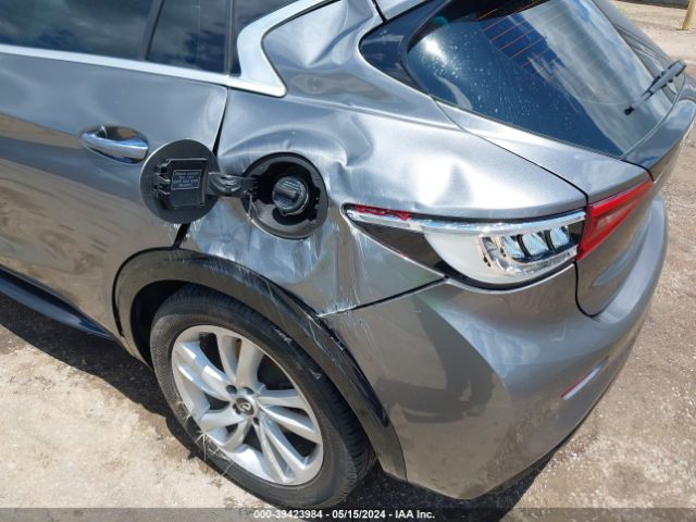 SJKCH5CP1JA057599 Infiniti Qx30 Luxury
