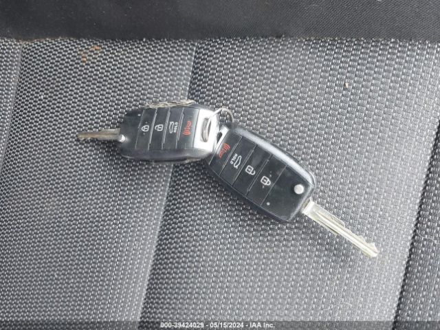 3KPFK4A78JE185303 KIA FORTE LX