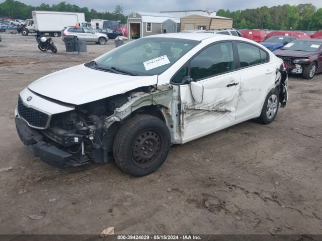 3KPFK4A78JE185303 KIA FORTE LX