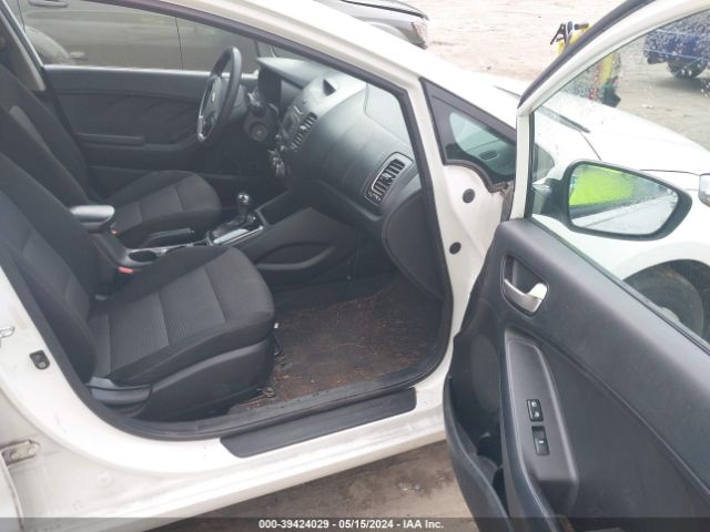 3KPFK4A78JE185303 KIA FORTE LX