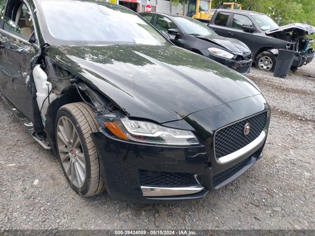 SAJBJ4FX8LCY84971 Jaguar Xf 25t Premium Awd Automatic