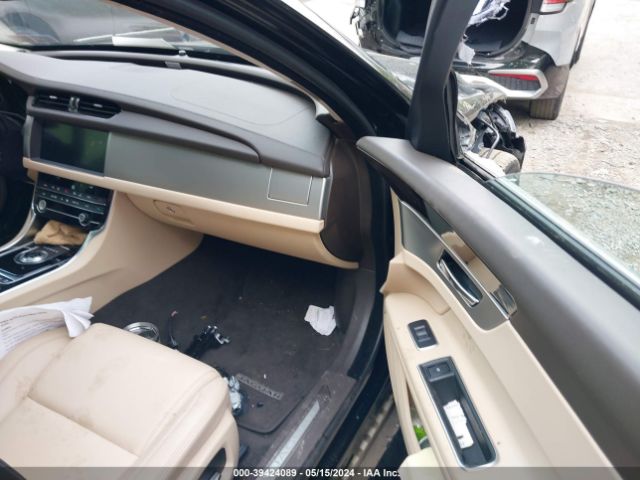2020 JAGUAR XF SAJBJ4FX8LCY84971 Photo 4