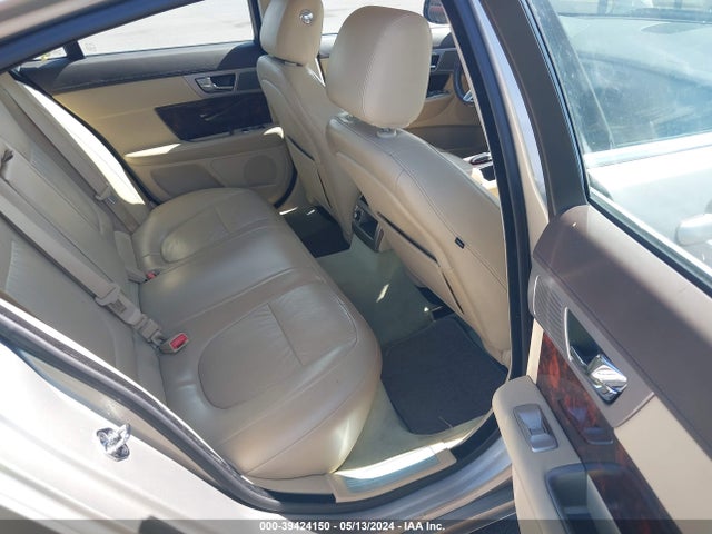 2011 JAGUAR XF SAJWA0GBXBLS01292 Photo 7