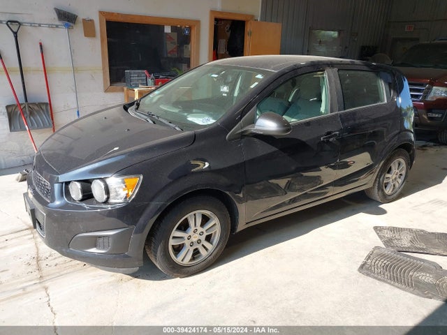 Chevrolet Sonic Ls Auto 2015 1G1JA6SH2F4210536 Image 2