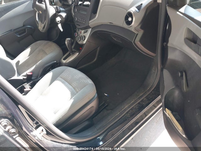 Chevrolet Sonic Ls Auto 2015 1G1JA6SH2F4210536 Image 5