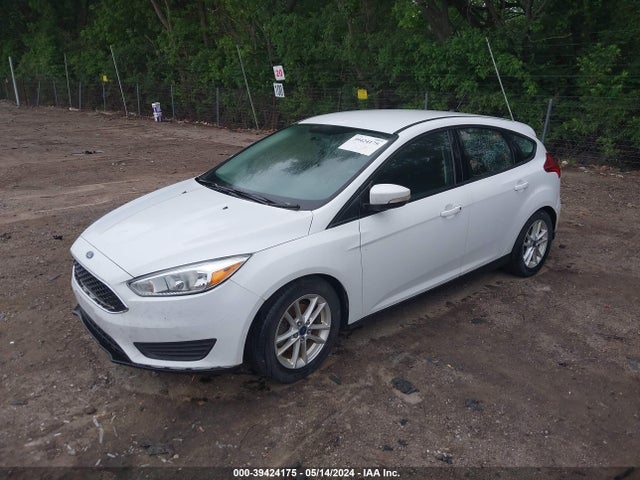 Ford FOCUS SE 2015 1FADP3K25FL217831 Image 2