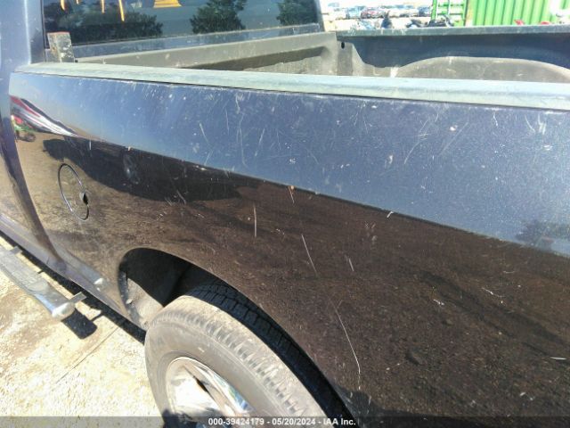 1C6RR7FG7HS594376 RAM 1500 Express Quad Cab 4x4 6'4 Box
